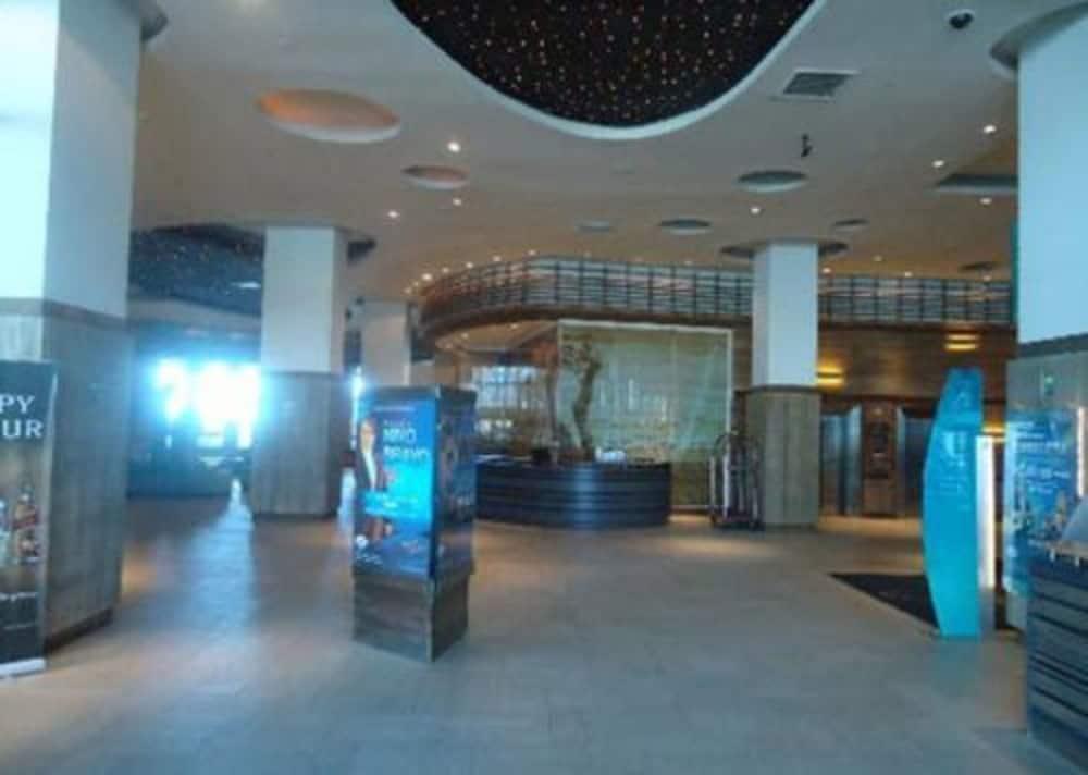 Hotel Dreams Del Estrecho Punta Arenas Exterior photo